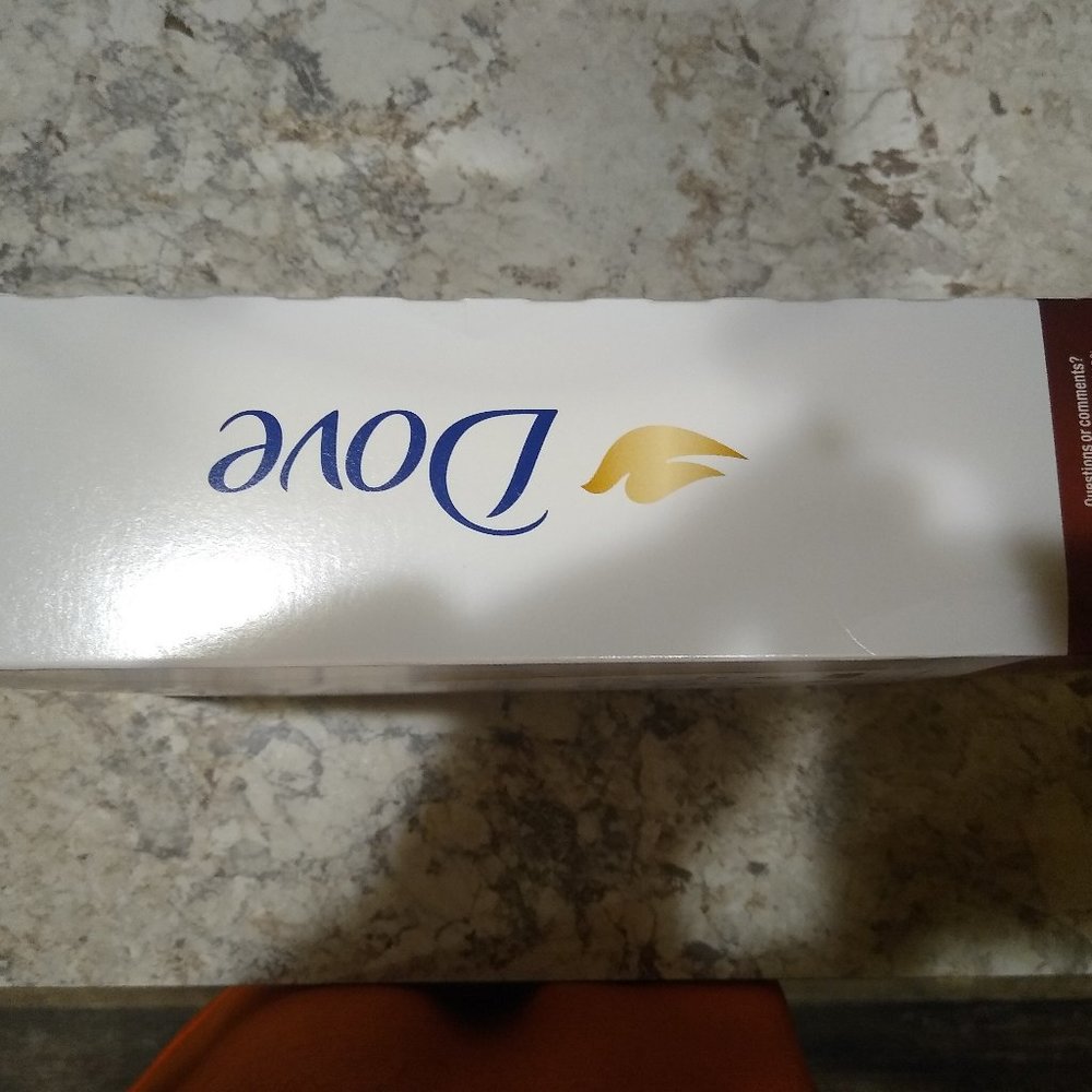 Dove anti- frizz with coconut oil 40oz Shampoo & Conditioner set